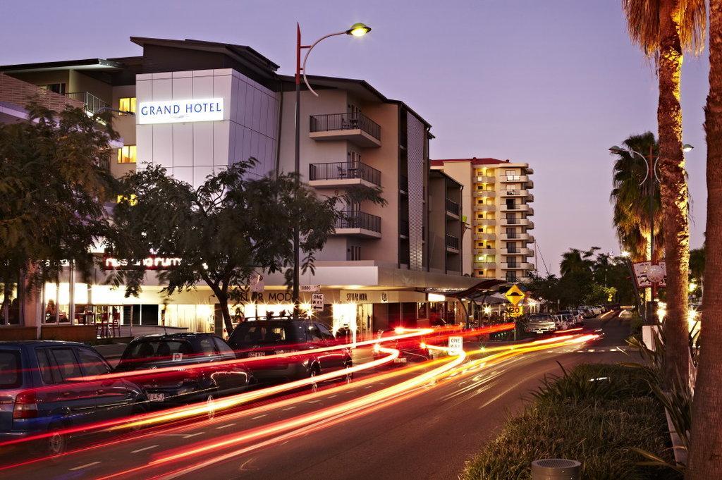 Grand Hotel And Apartments Townsville Exteriör bild